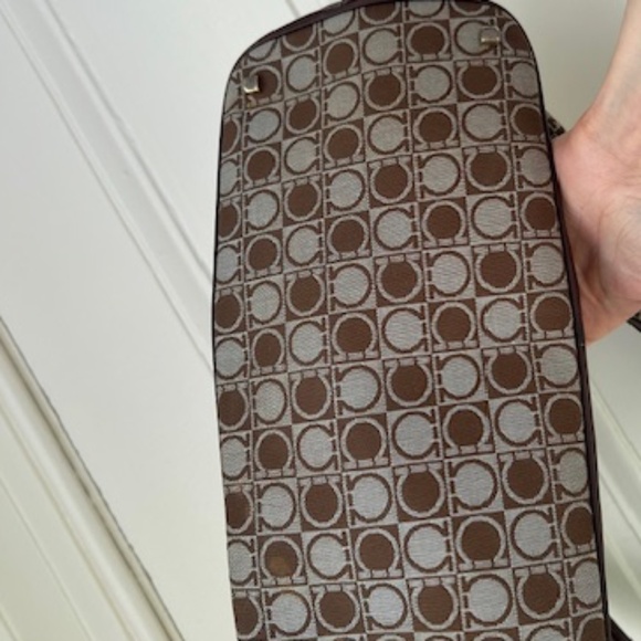 Salvatore Ferragamo Gancini Shoulder Bag - Picture 7 of 8